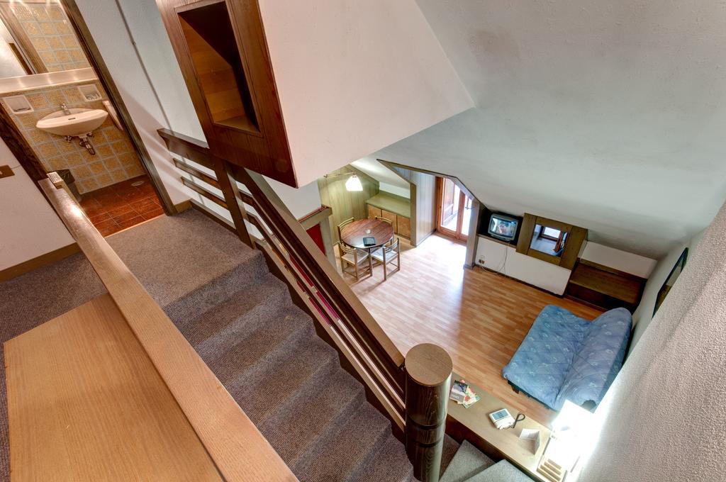 One-Bedroom Apartment Split Level,114767234:JPEG