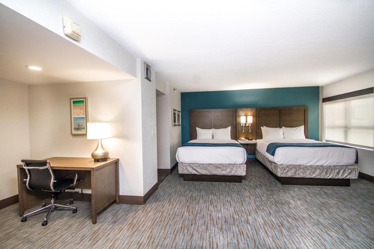 Queen Suite with Two Queen Beds - Non-Smoking