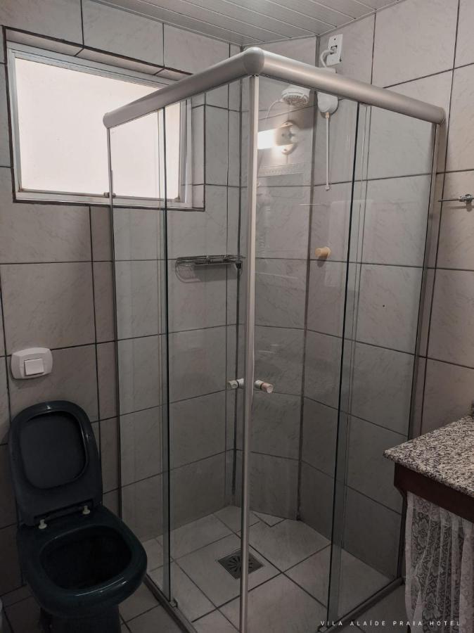 Quarto Duplo Standard com Cama de Casal