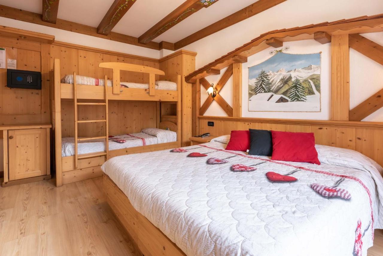 Deluxe Quadruple Room,1152734994:JPEG
