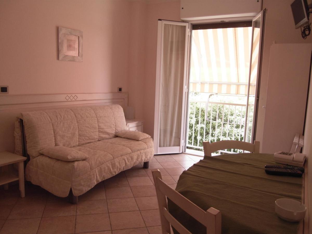Studio with Balcony,1152738702:JPEG