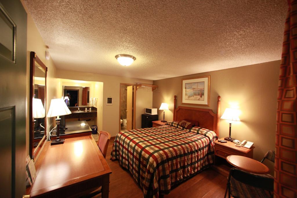 Queen Room