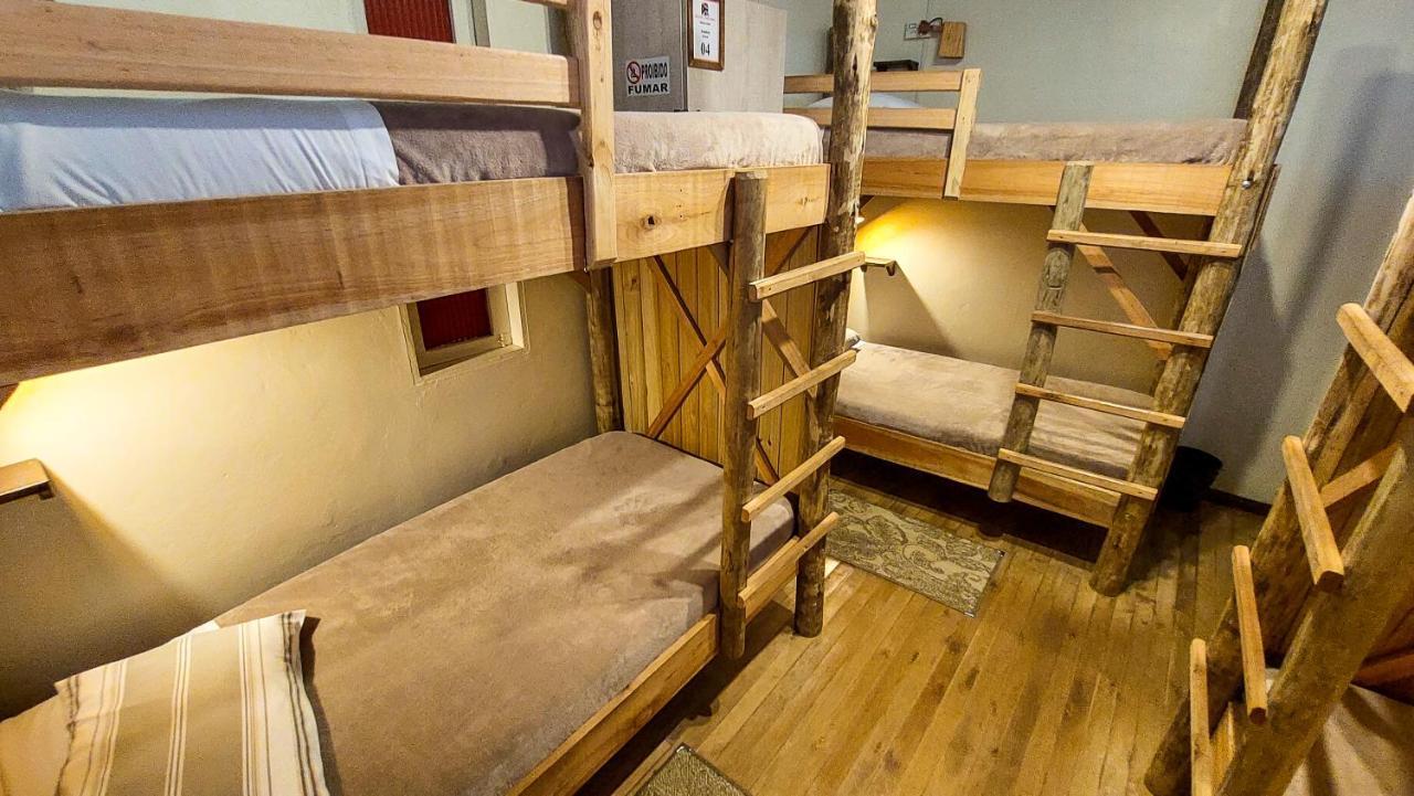 Cama em Dormitório Misto com 6 Camas