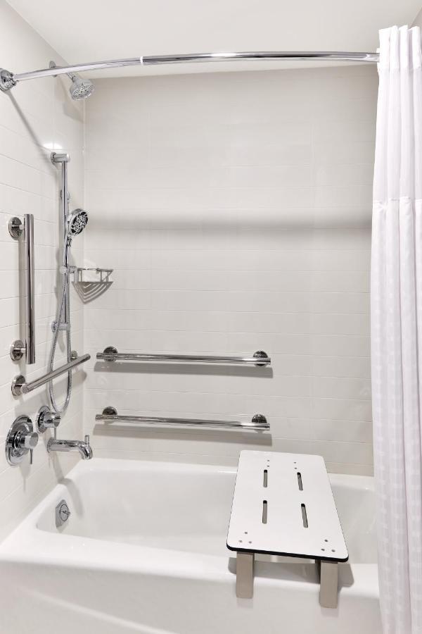 Queen Room Two Queen Beds Sofa Bed Roll Shower Disability Access,1154021070:JPEG