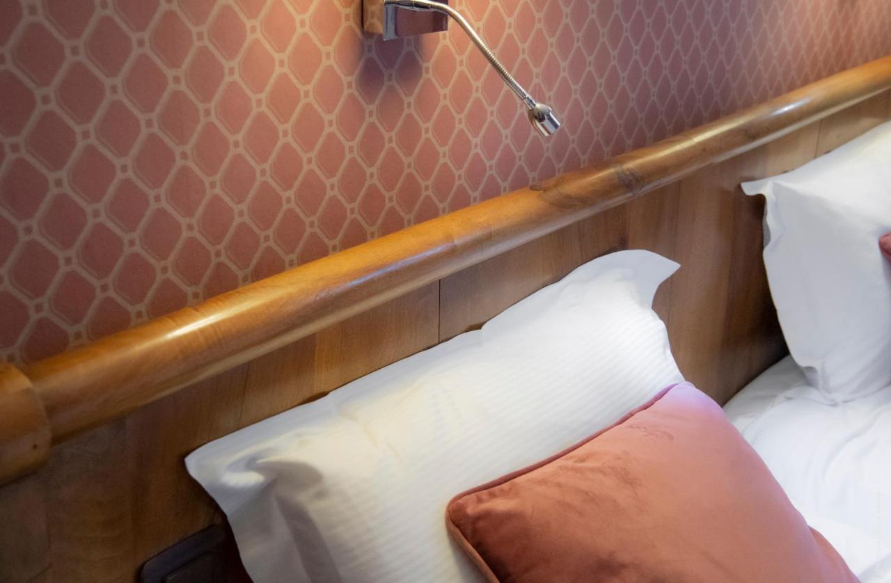 Tweepersoonskamer met 1 of 2 Bedden en Eigen Badkamer