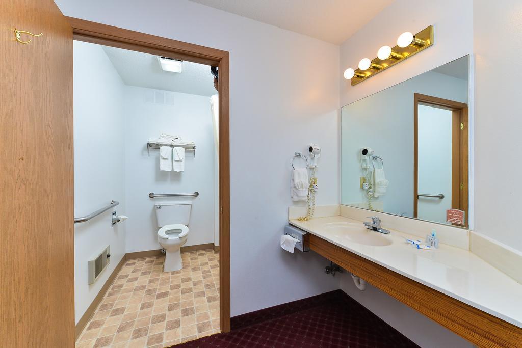 Queen Room with Two Queen Beds - Disability Access/Non-Smoking