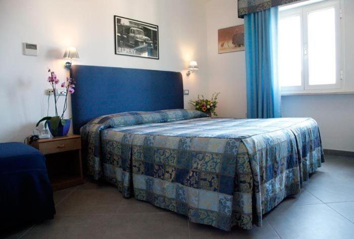 Doppel- oder Zweibettzimmer