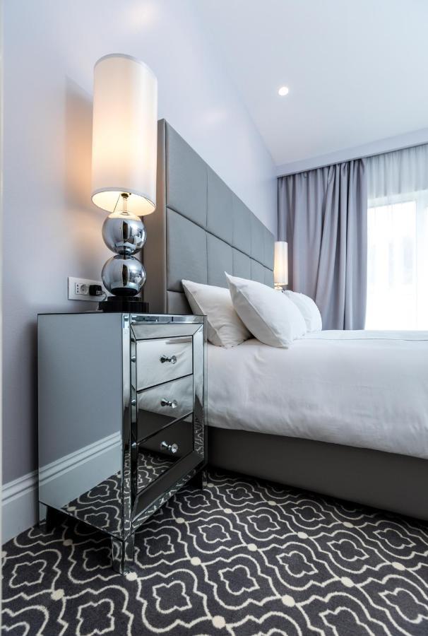 Chambre Lit King-Size de Luxe avec Balcon