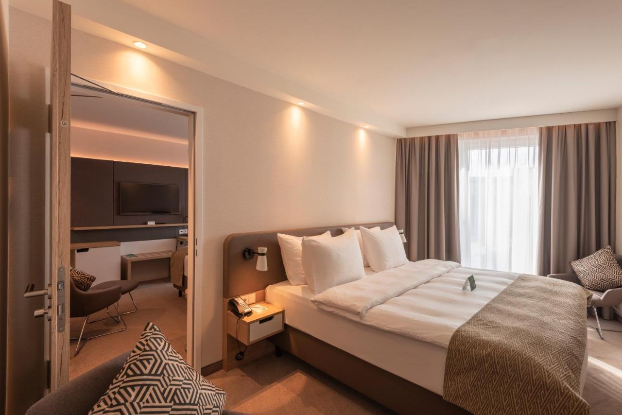 Premium King Room - Connecting Door,1458280084:JPEG