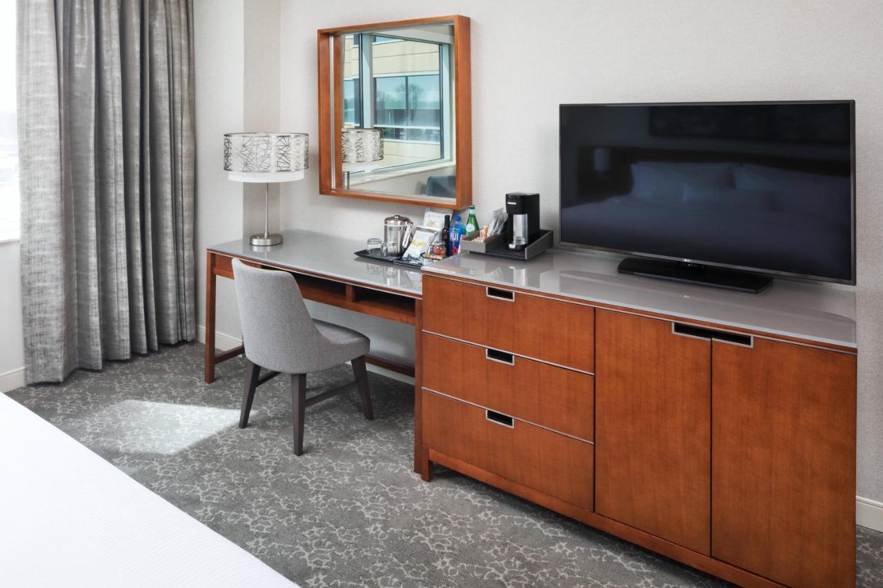 Club, Club lounge access, Guest room, 1 King