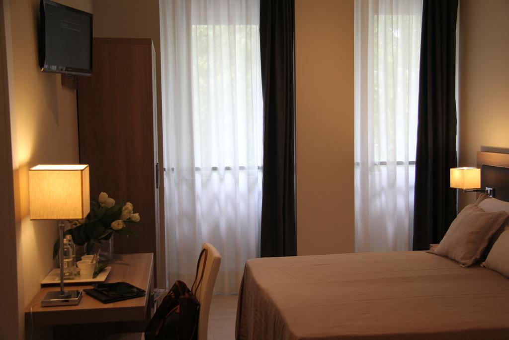 Doppel- oder Zweibettzimmer