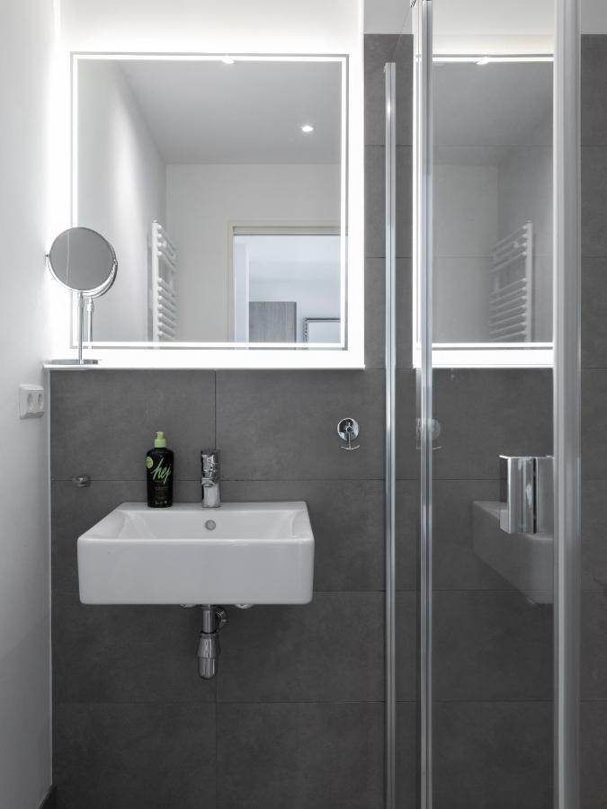 Business Suite L with Street view,1165097691:JPEG