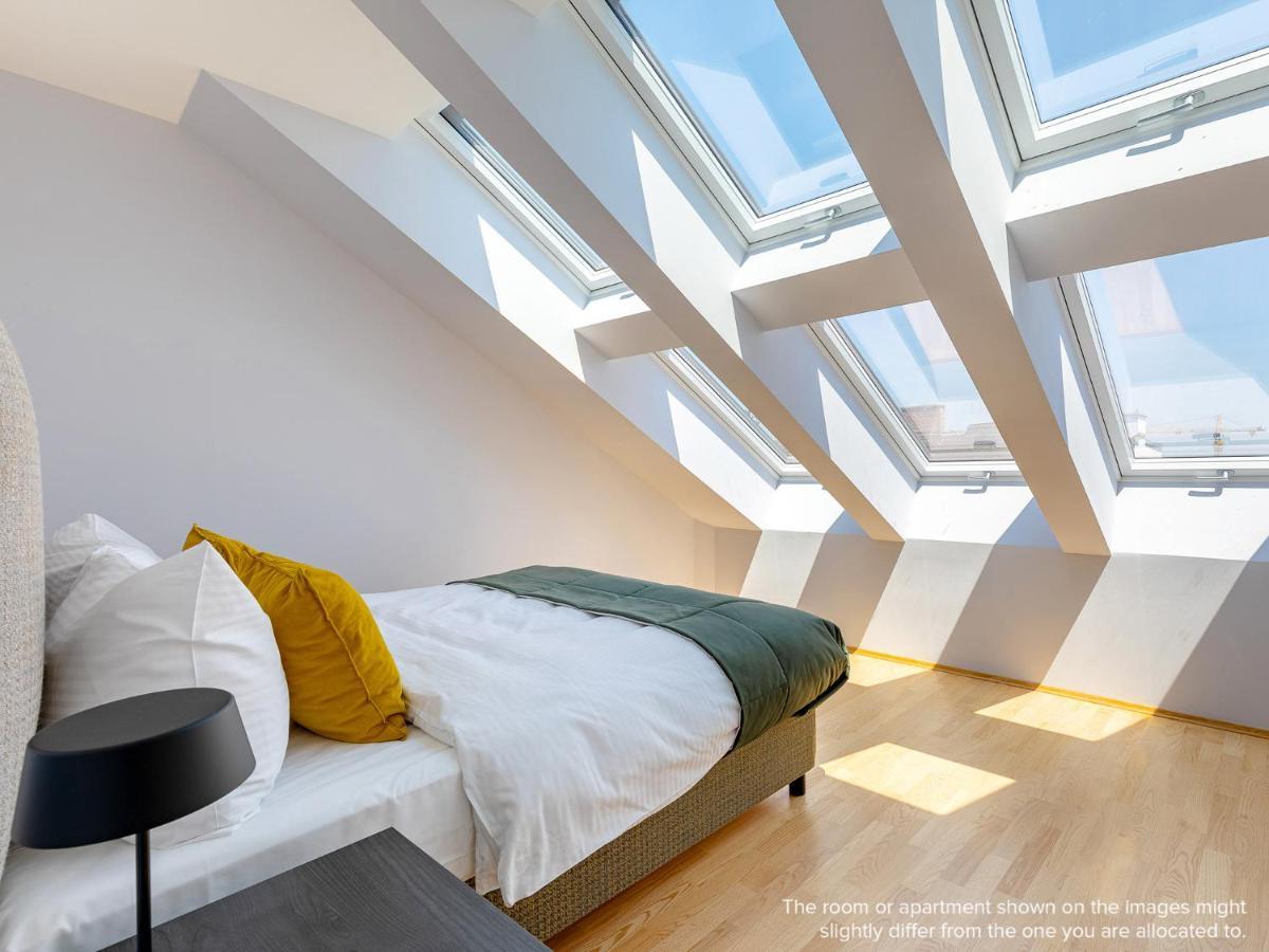 Extra Large 2 Bedroom Apartment Terrace,1605214309:JPEG