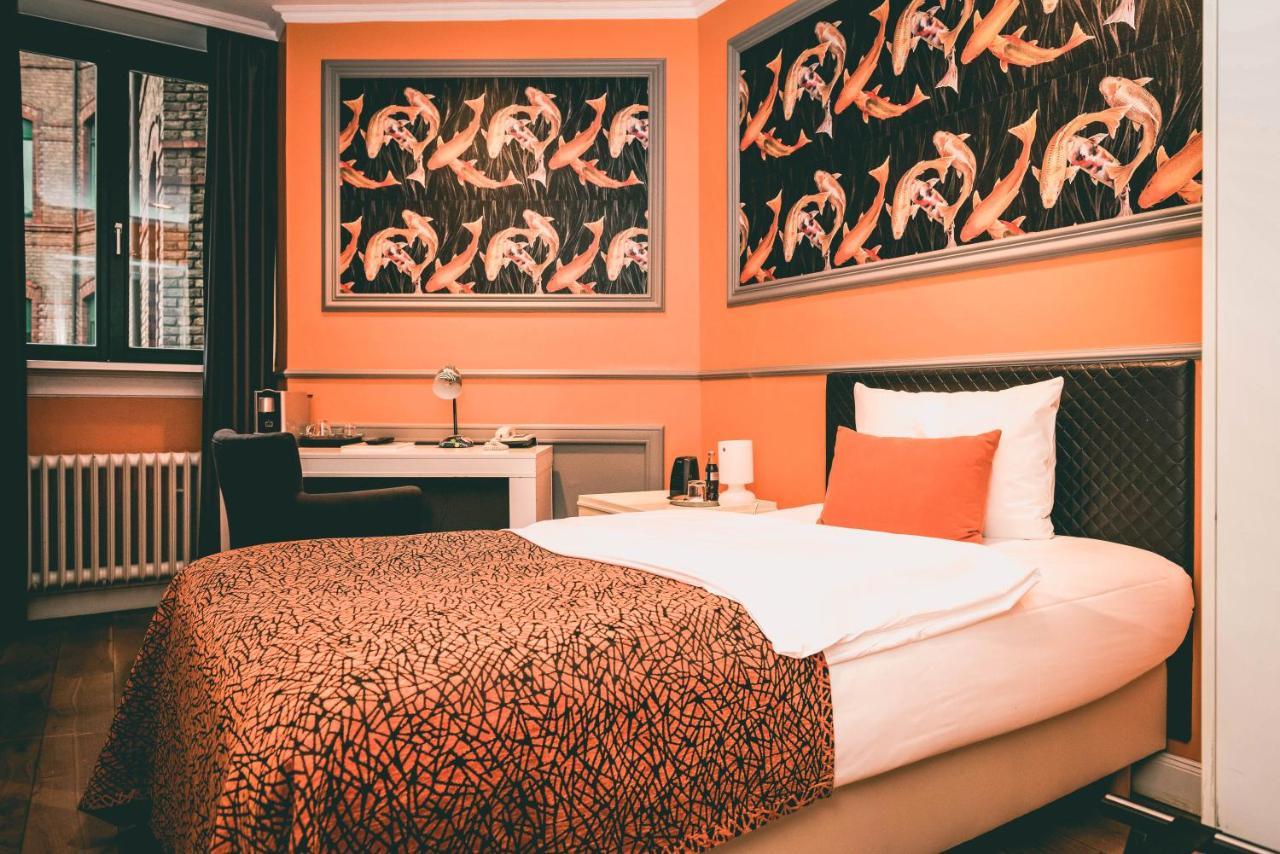 S Room