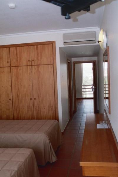 Quarto Twin com Vista Mar e Montanha