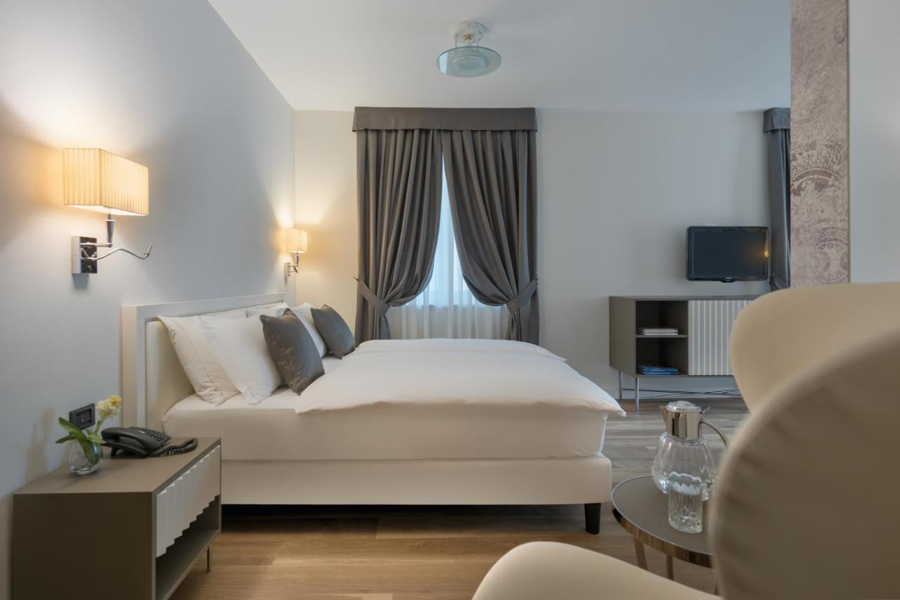 Deluxe Double or Twin Room with Lake View,1174132065:JPEG