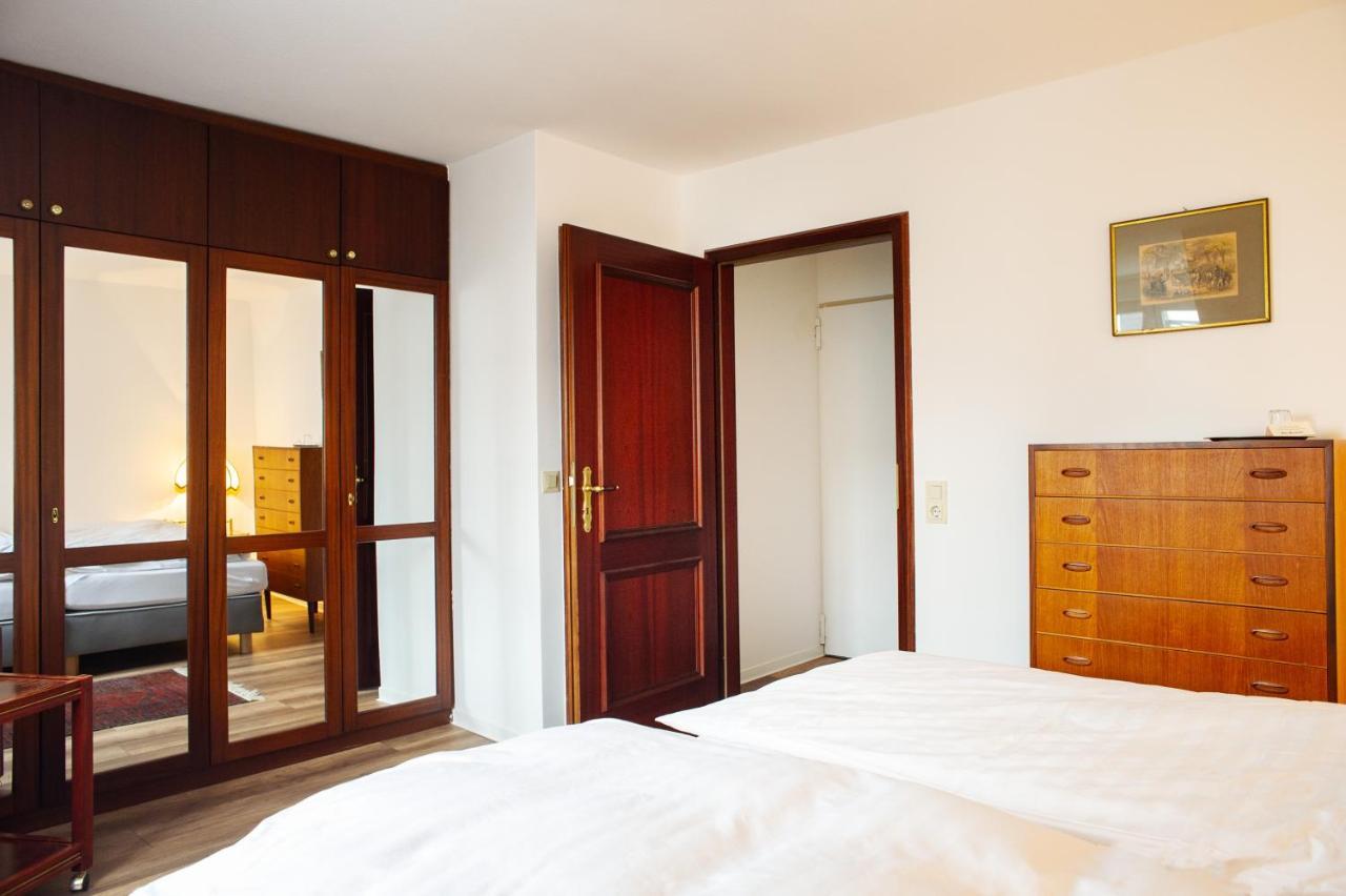 Two-Bedroom Apartment,1175884924:JPEG