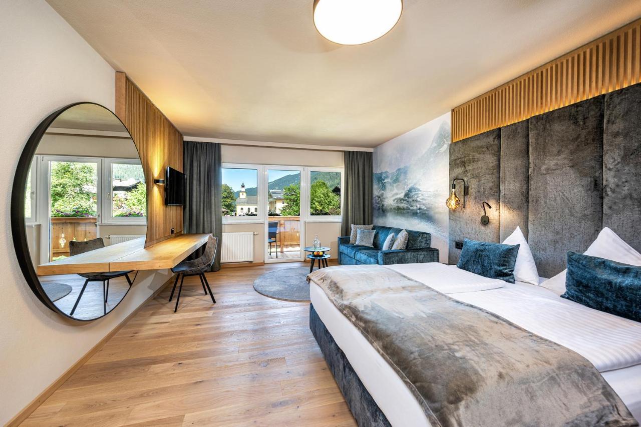 Comfort Doppelzimmer mit Balkon und Bergblick