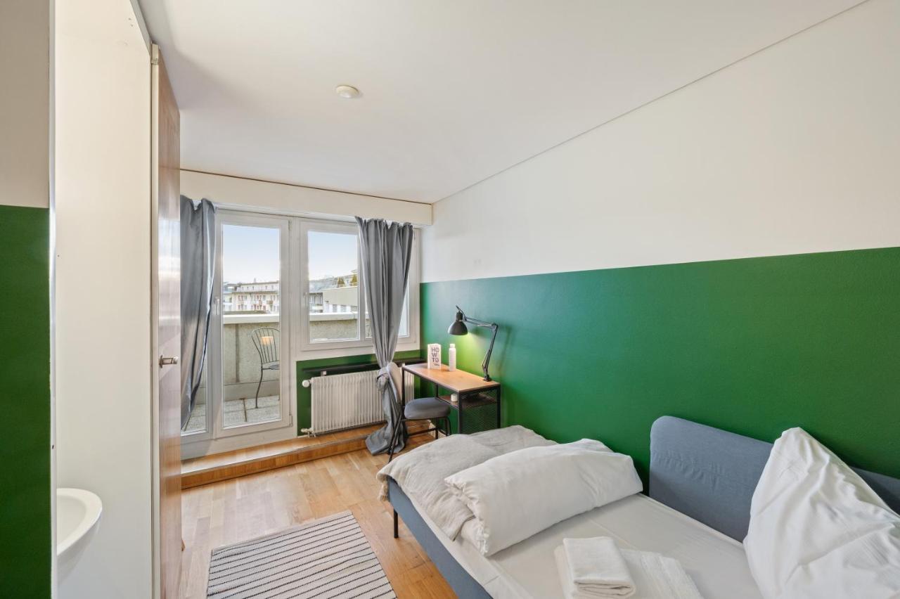Minimalist with Balcony