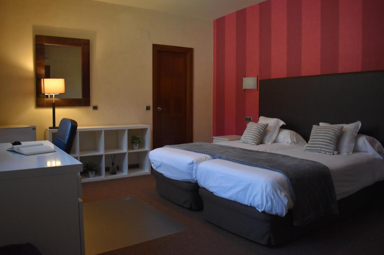 Economy Double Room,1337745776:JPEG