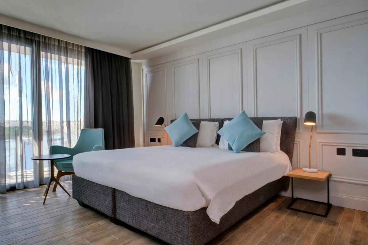 Deluxe Doppel-/Zweibettzimmer mit Meerblick