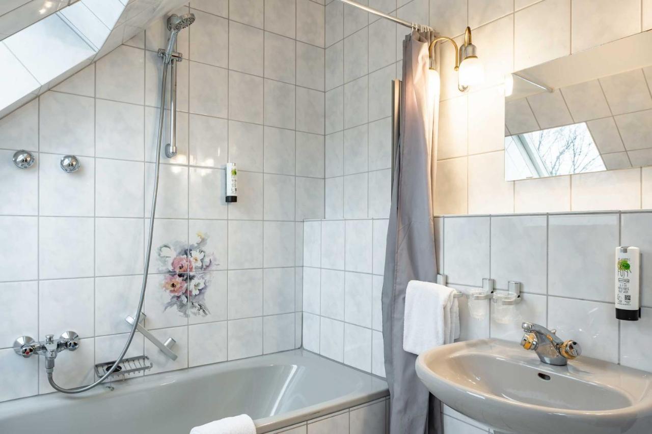 Budget Double Room,1498779358:JPEG