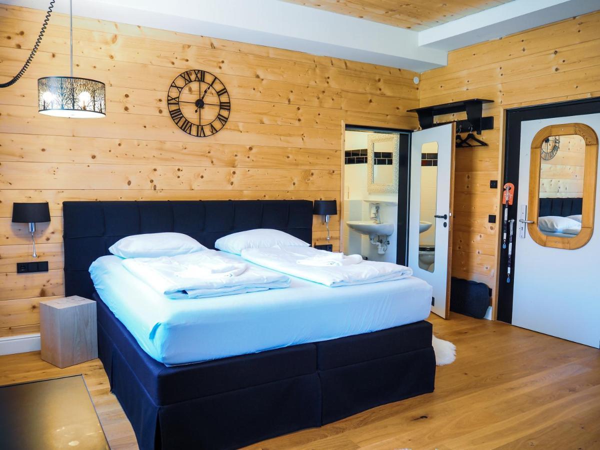 Deluxe Zimmer mit Kingsize-Bett ohne Balkon