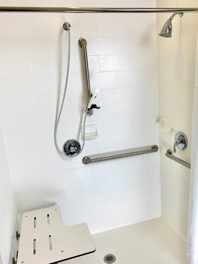 King Room - Accessible/Non-Smoking
