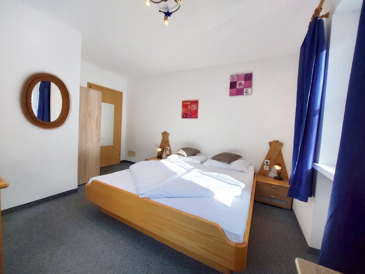 One-Bedroom Apartment,1191295087:JPEG
