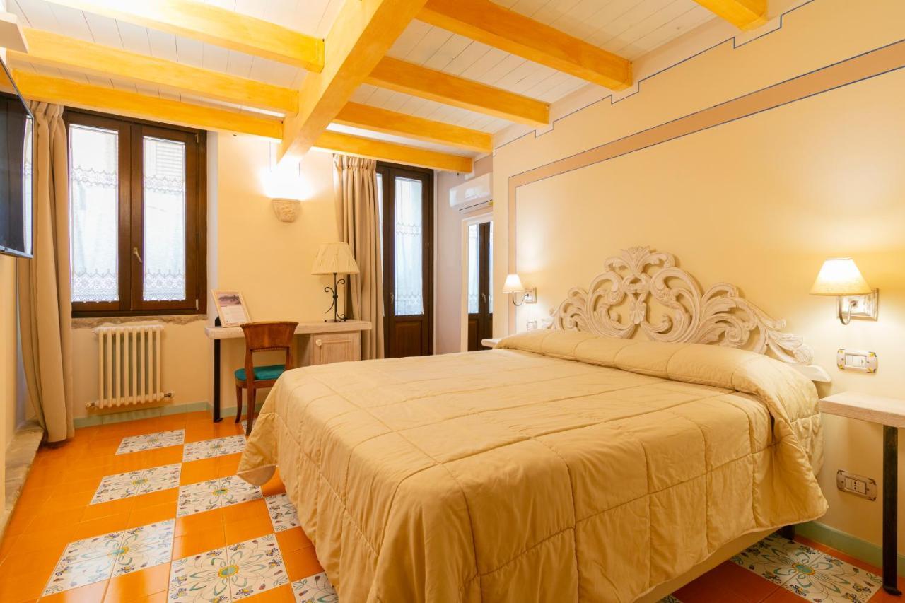 Deluxe Double or Twin Room,1547362801:JPEG