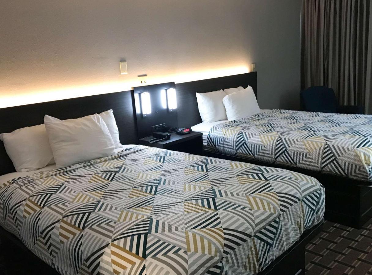 2 Full Beds - Non-Smoking, Micfridge