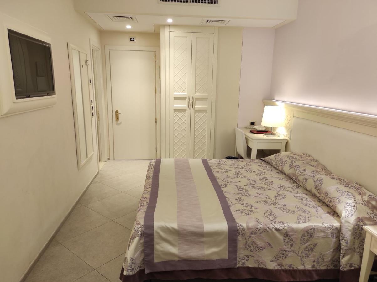 Double Room,1380897071:JPEG