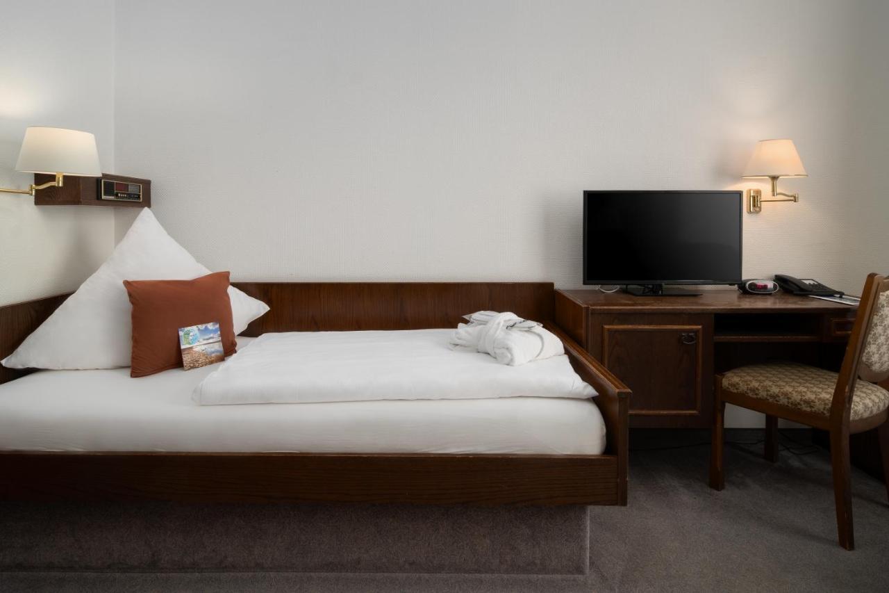 Small Single Room with courtyard view,723617536:JPEG