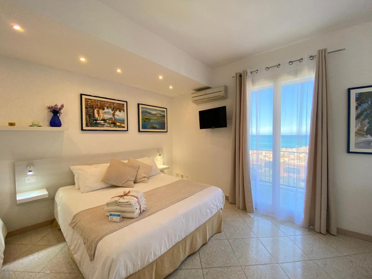 Chambre Triple avec Balcon - Vue sur Mer