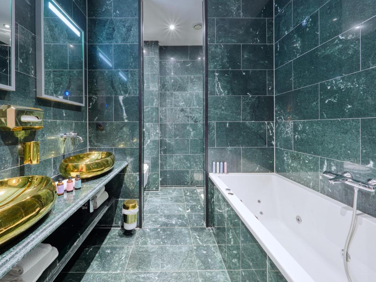 Queen Room,1204487548:JPEG