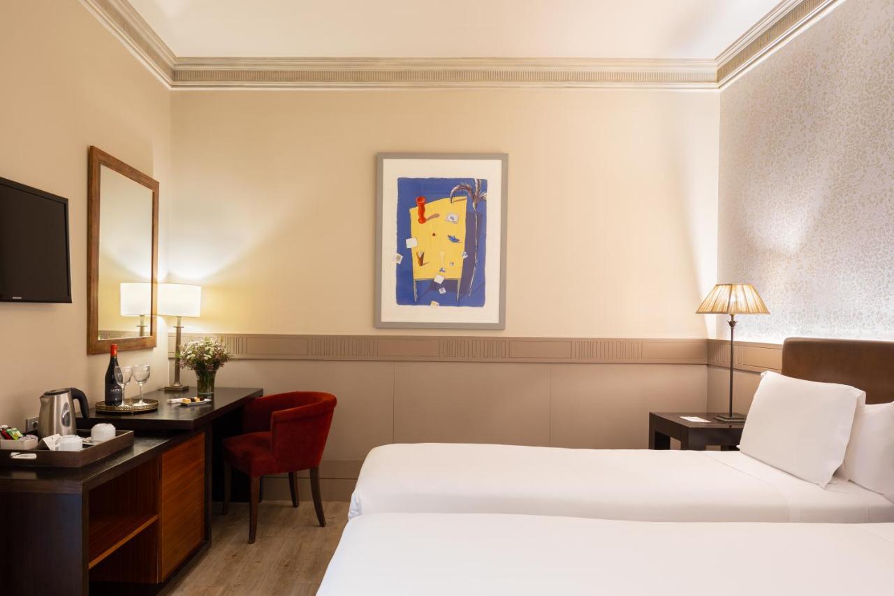 Standard Interior Room
