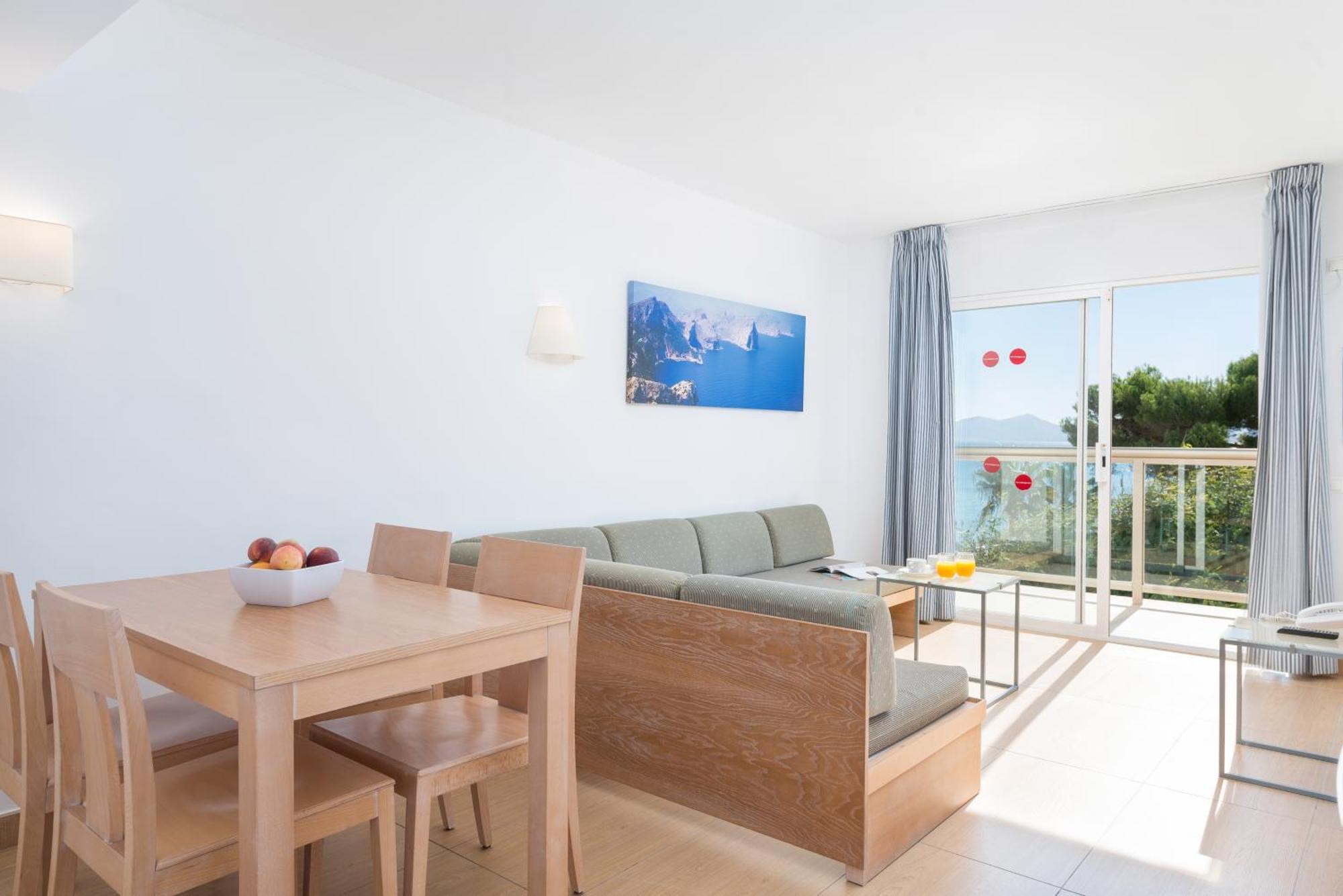 Appartement met 2 Slaapkamers en Uitzicht op Zee