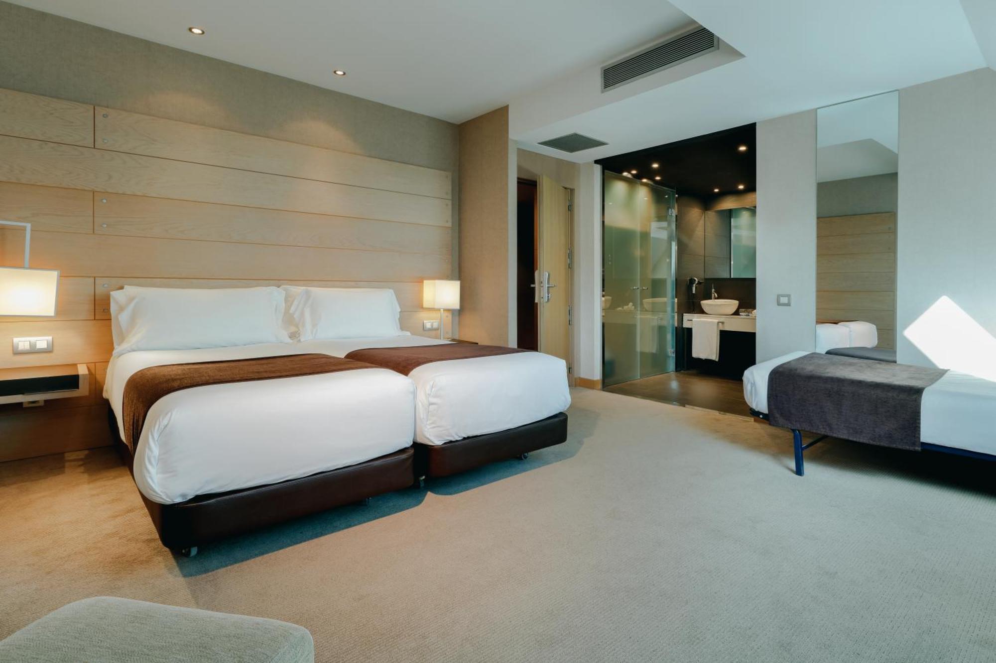 Standard Double or Twin Room with Extra bed (2 Adults + 1 Child)