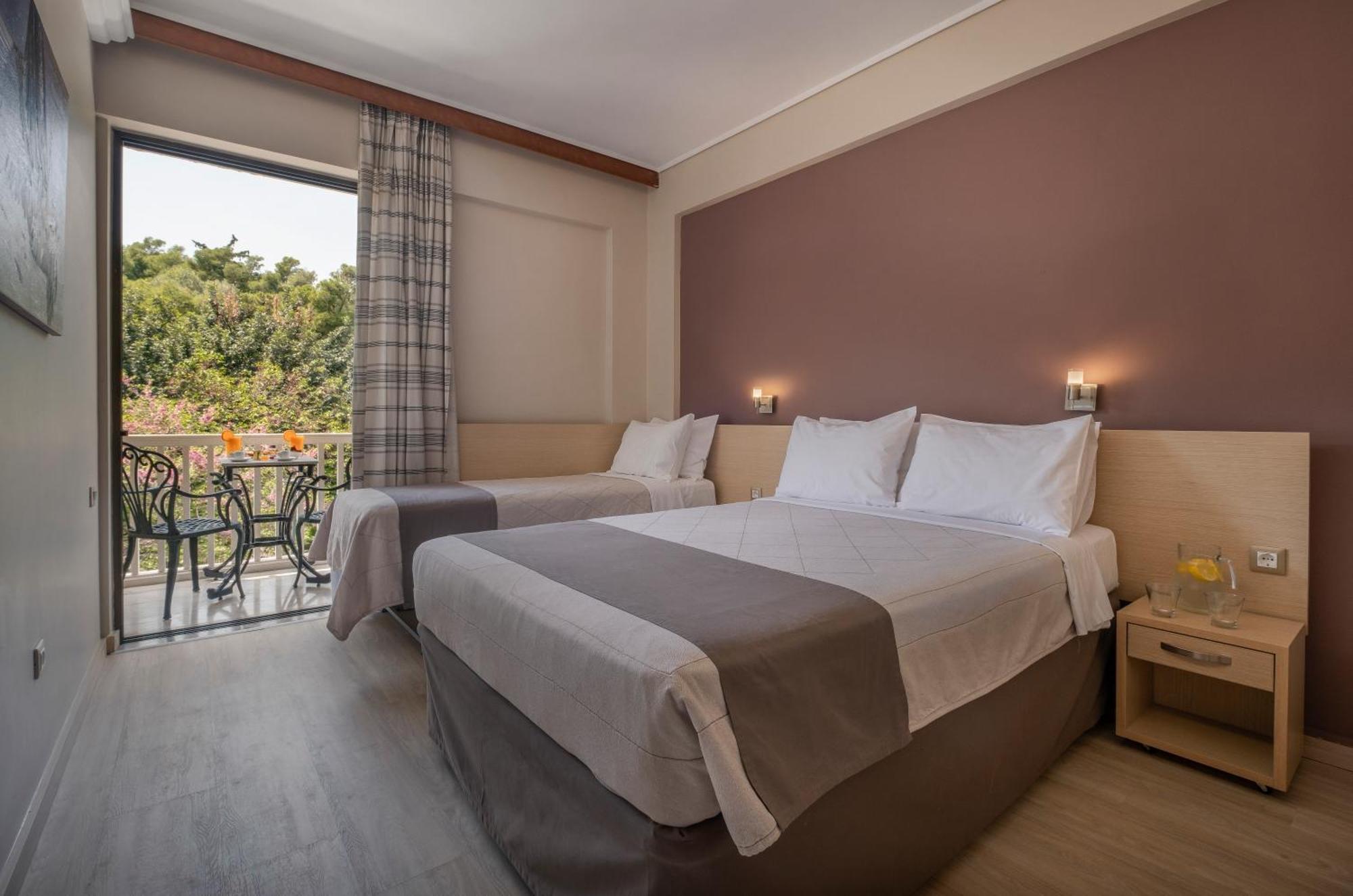 Standaard Tweepersoonskamer met 1 Tweepersoonsbed of 2 Aparte Bedden en Extra Bed