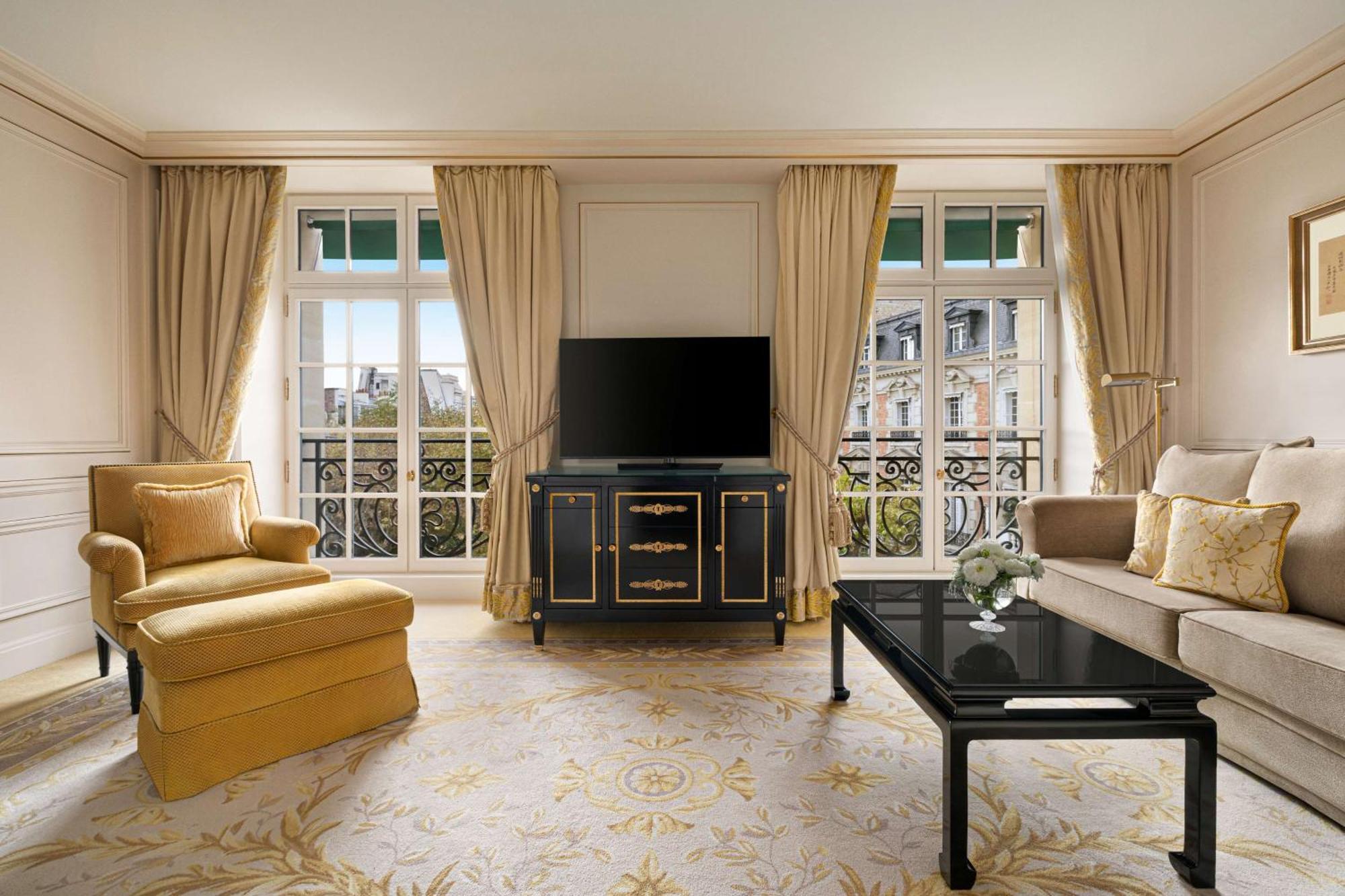 Junior Suite with Paris View,1739407989:JPEG