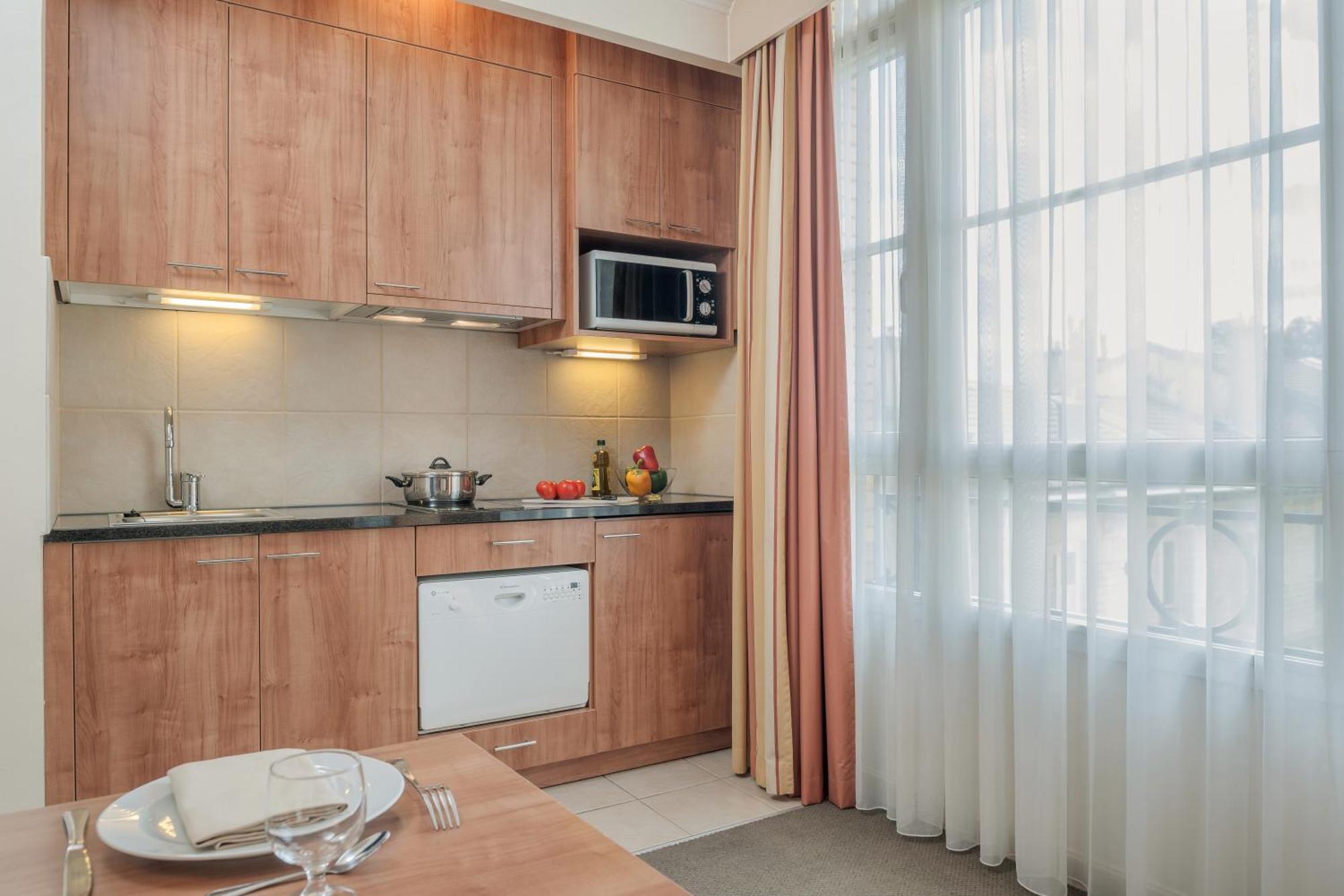 Apartment (4 Adults),1214966086:JPEG