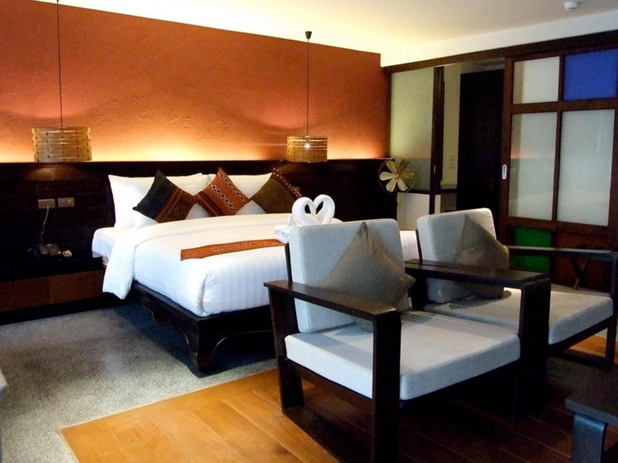 Honeymoon Suite