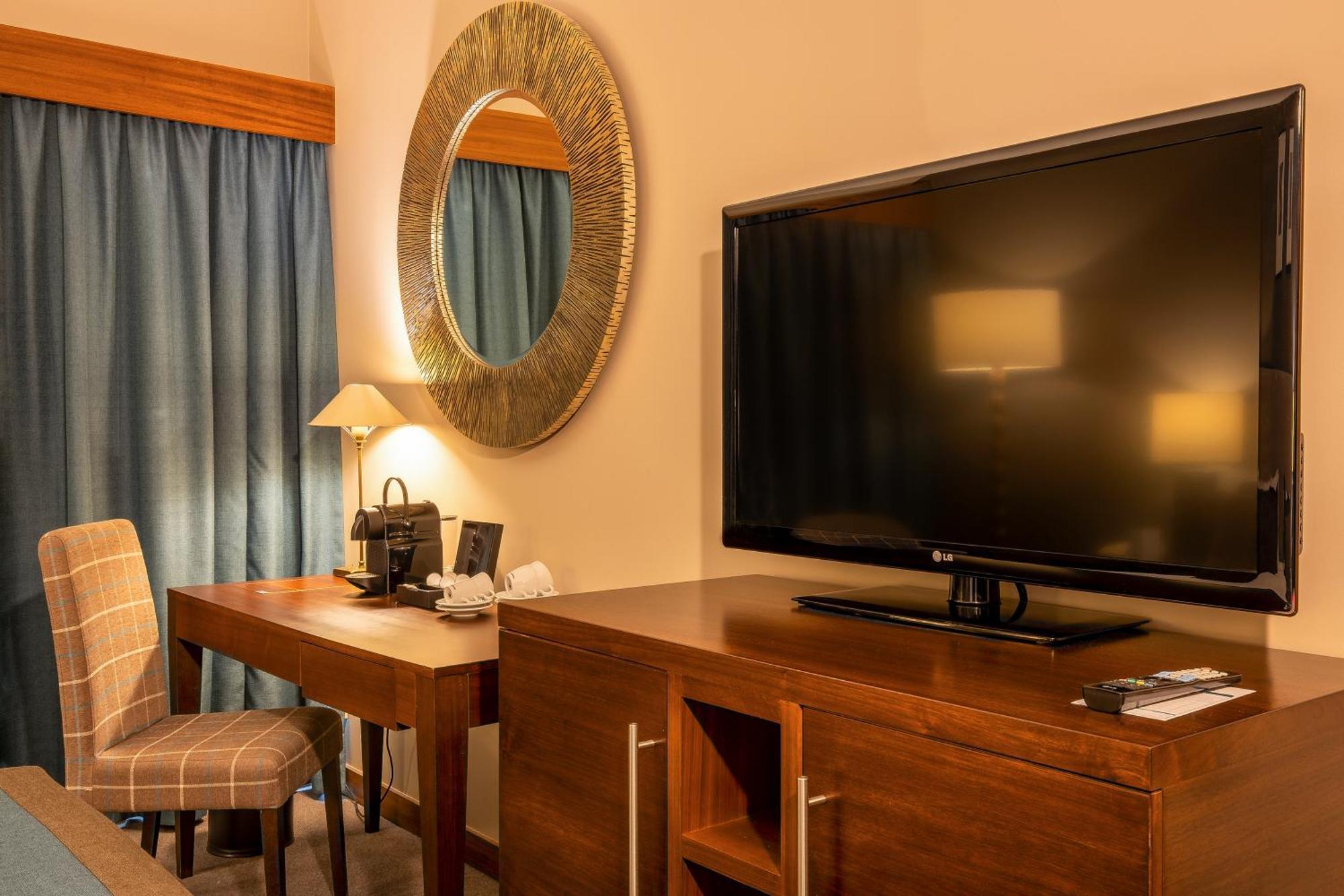 Premium Queen Room with Panoramic View