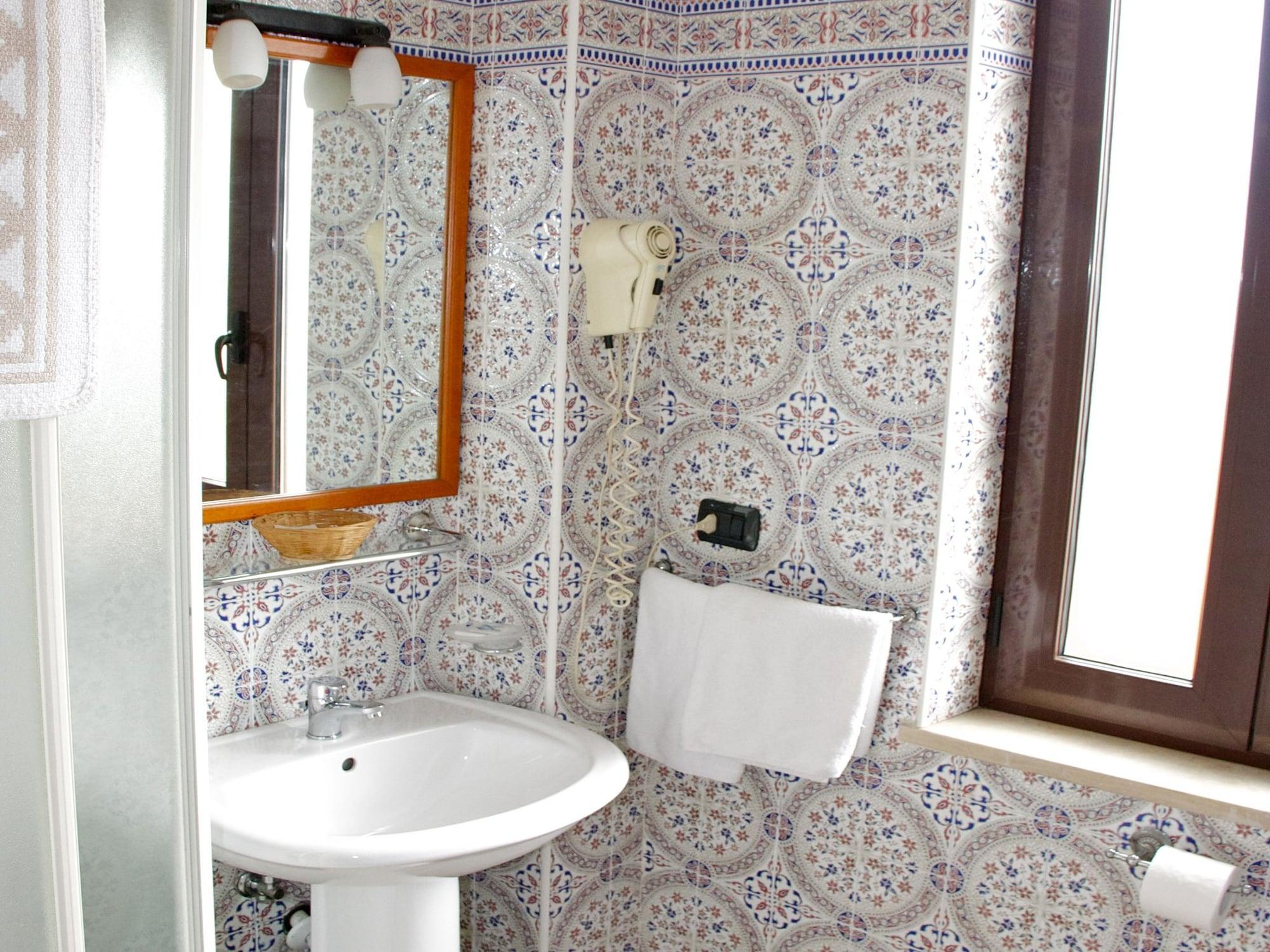 Single Room,1209387988:JPEG
