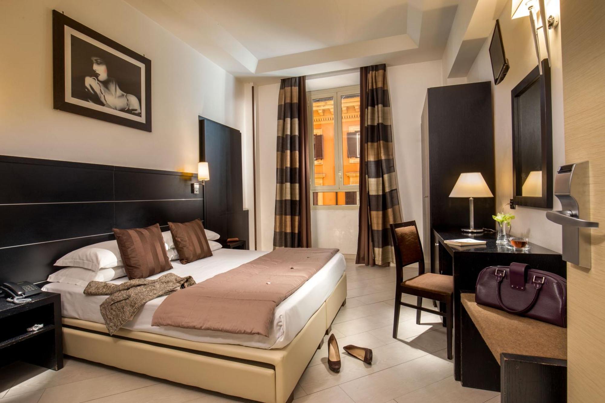 Quarto com Cama de Casal ou 2 de Solteiro