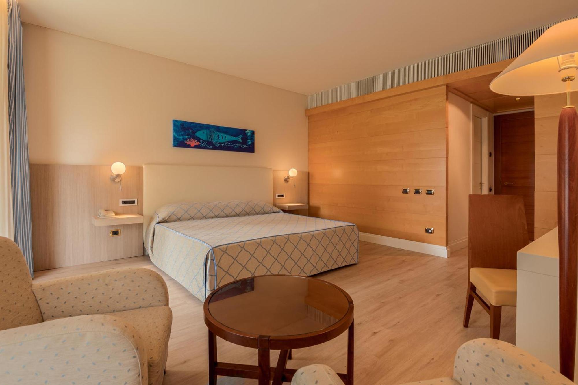 Superior Double Room with Balcony and Garden View,1209654319:JPEG