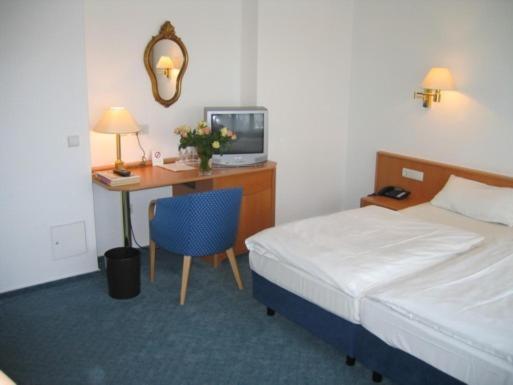 Single Room,125547600:JPEG