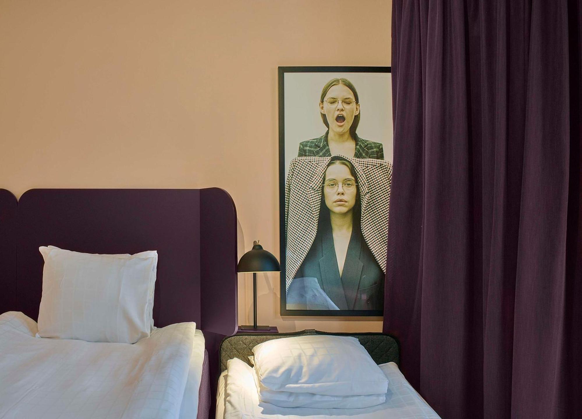 Family Room,1210057753:JPEG