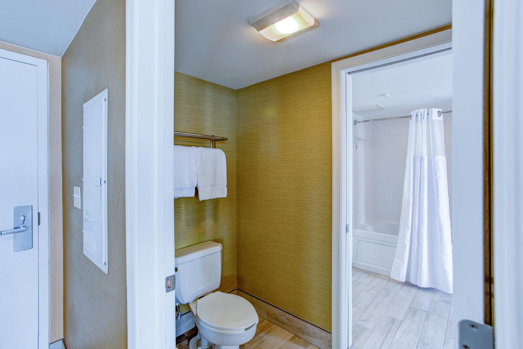 1 Bedroom Suite Ocean View