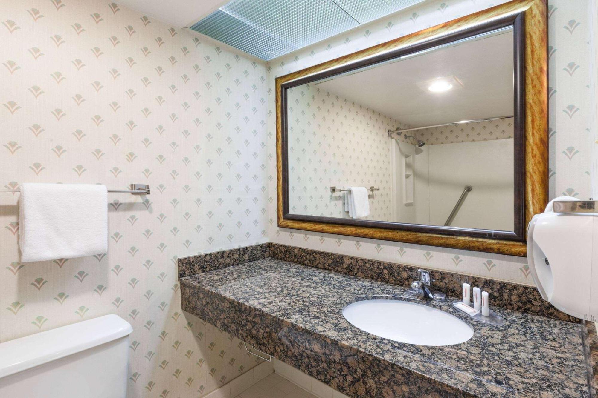 Double Room with Two Double Beds - Non-Smoking